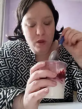 Feuchtekitty92xh online show from April 24, 2026, 6:37 am