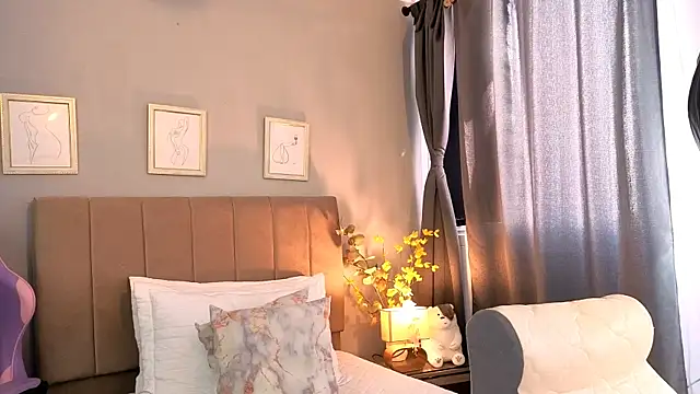 Snapshot of Penelophe01 chatting on February 10, 2026, 6:29 pm Penelophe01 online show from February 10, 2026, 6:29 pm