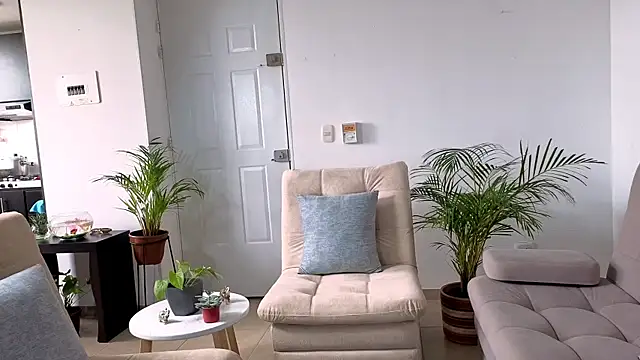 Snapshot of Penelophe01 chatting on February 13, 2026, 7:25 pm Penelophe01 online show from February 13, 2026, 7:25 pm