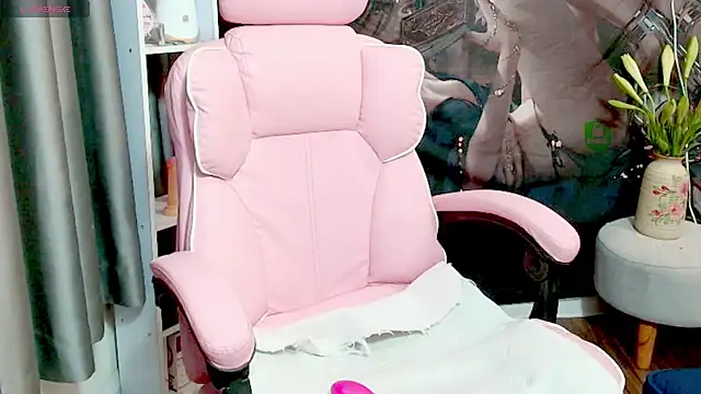 Snapshot of Cindy_Cutiegirl chatting on November 5, 2025, 10:24 pm Cindy Cutiegirl online show from November 5, 2025, 10:24 pm