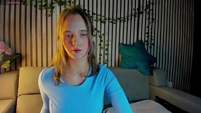 Casey Sweeet online show from December 1, 2025, 9:10 am