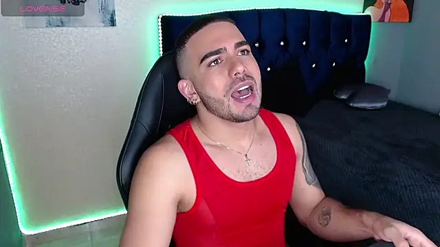 adamhairy online show from April 18, 2026, 10:32 pm