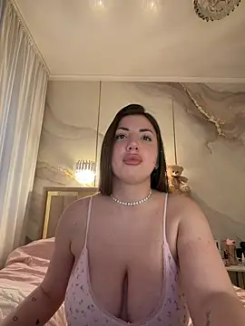 TiffaNoel online show from March 26, 2026, 2:15 pm