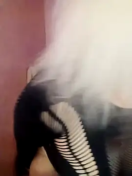 SquirtMilf00 online show from April 1, 2026, 3:41 am