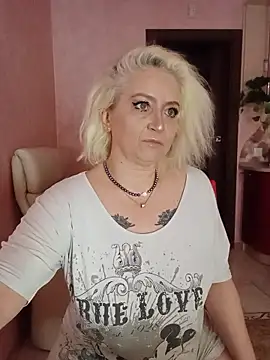 SquirtMilf00 online show from September 13, 2025, 2:55 am