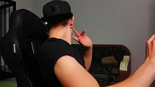 Mark Karson online show from September 12, 2025, 7:13 pm