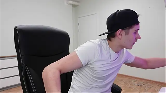 Mark Karson online show from November 21, 2025, 6:18 pm