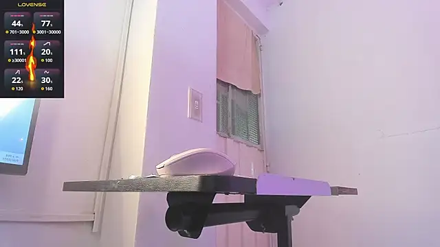 Snapshot of bella_houston_ chatting on October 27, 2025, 1:01 pm bella houston online show from October 27, 2025, 1:01 pm