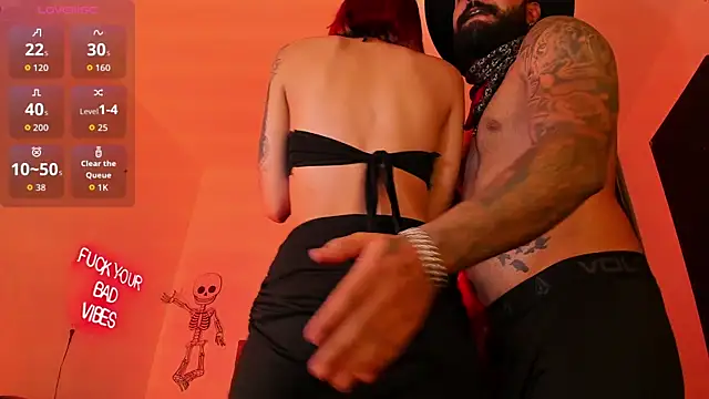 Snapshot of DanteAndVictoria chatting on October 25, 2025, 4:33 am DanteAndVictoria online show from October 25, 2025, 4:33 am