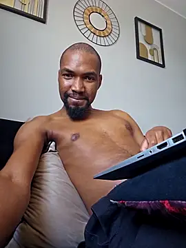 mojaymort online show from October 13, 2025, 9:44 am