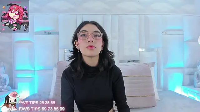 Im Molly Angel online show from December 19, 2025, 7:38 pm