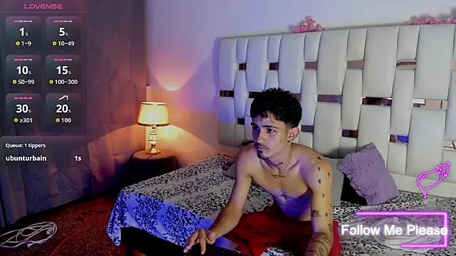 nextboywell1 online show from March 5, 2026, 4:20 am