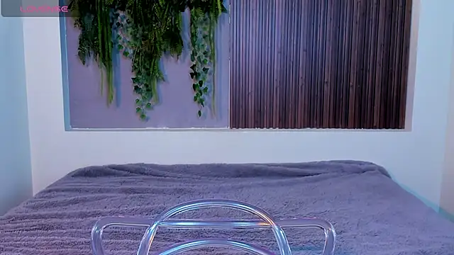 Dakotaferreti online show from September 18, 2025, 8:56 pm