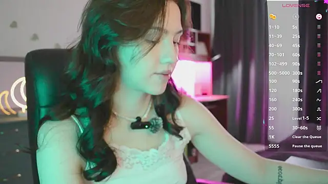 Snapshot of KendalHottt chatting on October 24, 2025, 4:44 am KendalHottt online show from October 24, 2025, 4:44 am