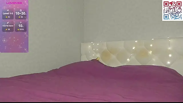 Snapshot of princess_diamonds chatting on September 22, 2025, 2:12 pm princess diamonds online show from September 22, 2025, 2:12 pm