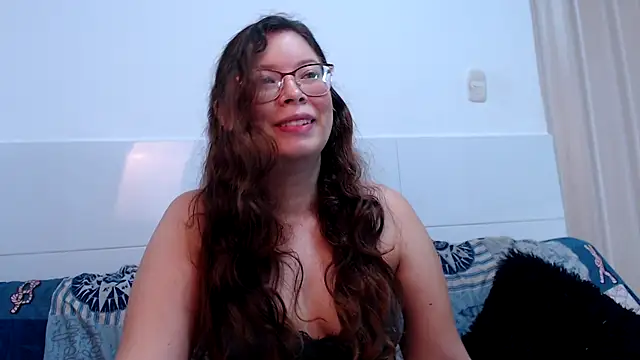 Snapshot of zoewhite2 chatting on December 1, 2025, 2:18 pm zoewhite2 online show from December 1, 2025, 2:18 pm