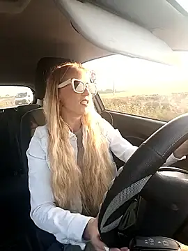 DeeA Blondy online show from September 9, 2025, 4:33 am