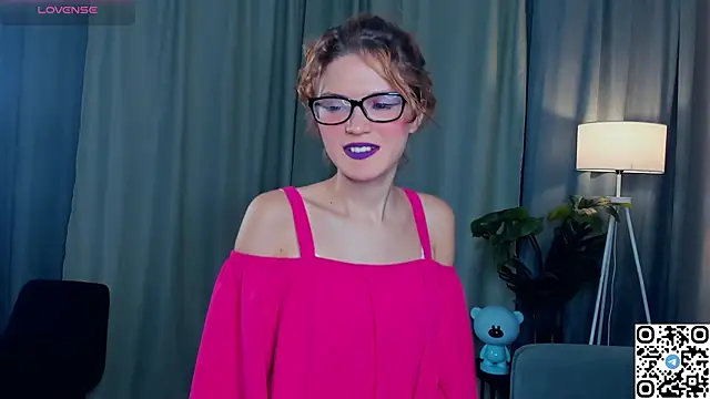 EdlinGathright online show from November 25, 2025, 4:13 am