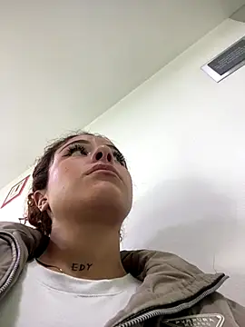 Snapshot of haally-mll chatting on November 28, 2025, 7:58 pm haally-mll online show from November 28, 2025, 7:58 pm