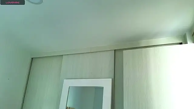 yulian vasquez online show from September 17, 2025, 11:56 am