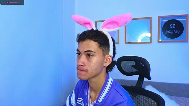 yulian vasquez online show from September 9, 2025, 12:25 pm