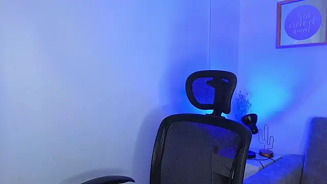 yulian vasquez online show from September 18, 2025, 12:19 pm