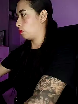 Valenn fernandez online show from June 26, 2026, 10:04 pm