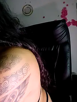Valenn fernandez online show from July 14, 2026, 2:05 am