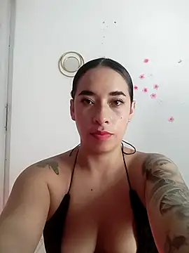 Valenn fernandez online show from June 24, 2026, 7:55 pm