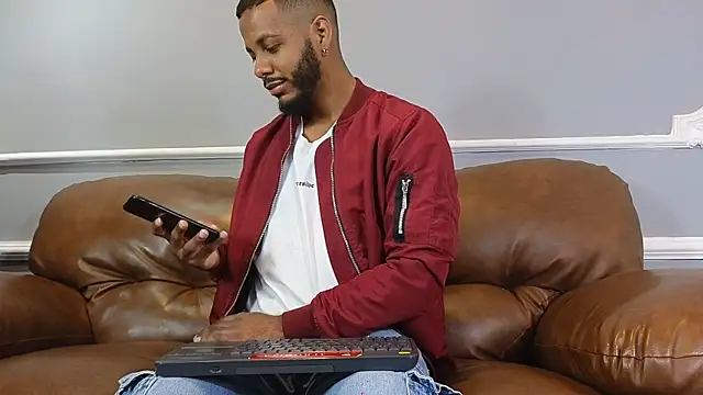 Snapshot of icaro_valdez chatting on September 27, 2025, 11:49 am icaro valdez online show from September 27, 2025, 11:49 am