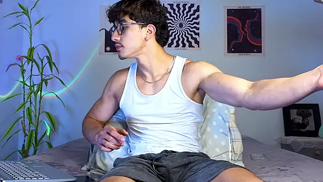 LatinReall online show from October 22, 2025, 1:16 am