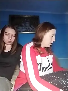 Snapshot of Viktoriia27 chatting on December 3, 2025, 12:37 pm Viktoriia27 online show from December 3, 2025, 12:37 pm