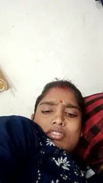 Guriya0076 online show from October 28, 2025, 10:31 pm