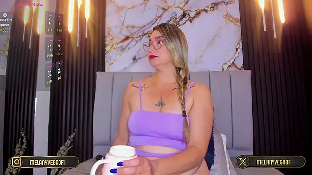 MelanyVegas online show from September 24, 2025, 1:28 pm