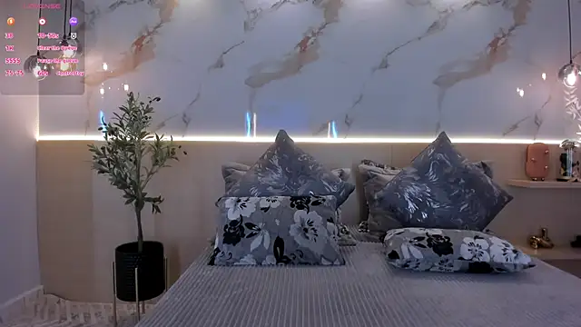 isabellasouza online show from October 1, 2025, 11:47 am