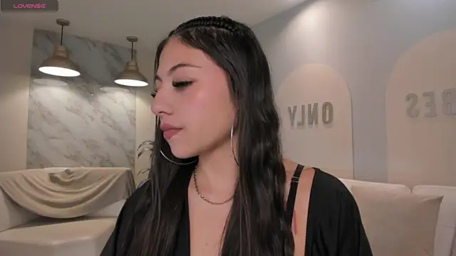 EsmeraldaGrace1 online show from October 2, 2025, 3:21 am