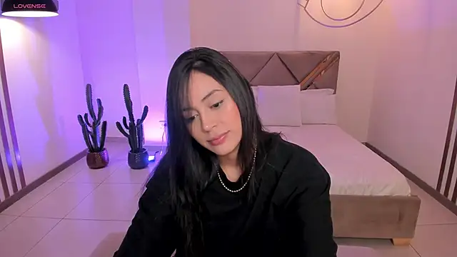 AmbarJames  online show from January 9, 2026, 12:01 pm