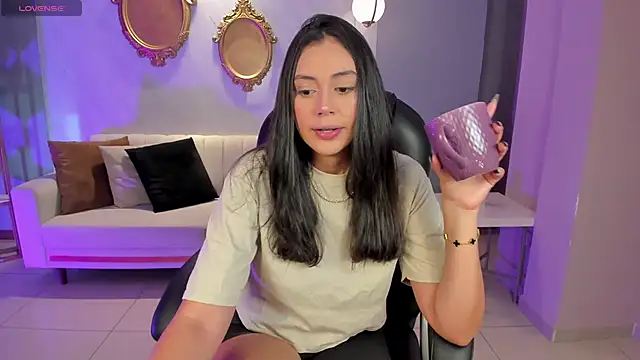 AmbarJames  online show from October 20, 2025, 11:33 am