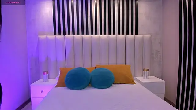 AmbarJames  online show from February 12, 2026, 12:05 pm