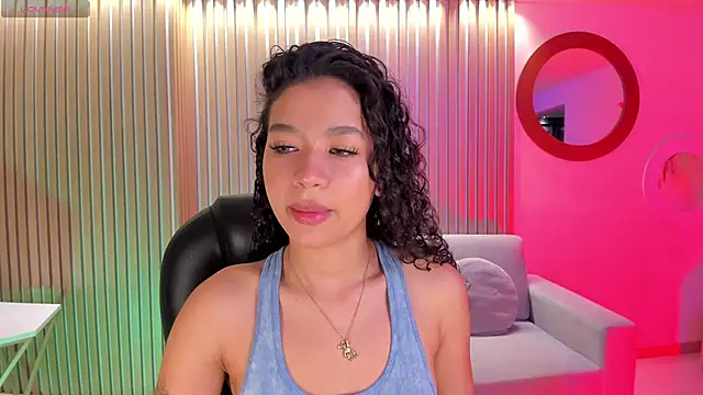 SophieHouston  online show from October 9, 2025, 4:24 am