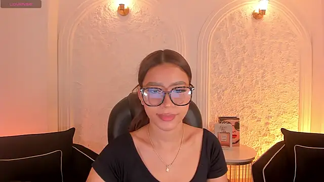 SophieHouston  online show from July 16, 2026, 3:14 am