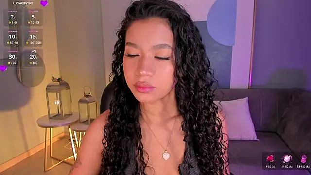 SophieHouston  online show from September 26, 2025, 3:02 am