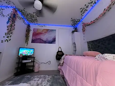 moan4mona online show from April 3, 2026, 1:56 am