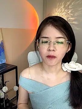 Qianqian-888 online show from September 16, 2025, 1:28 am