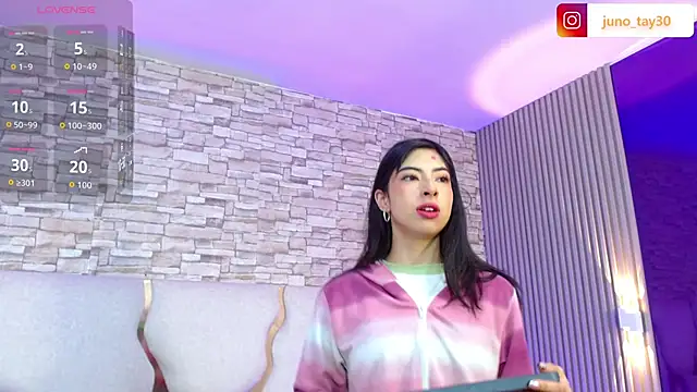 juno tay online show from November 12, 2025, 11:58 am