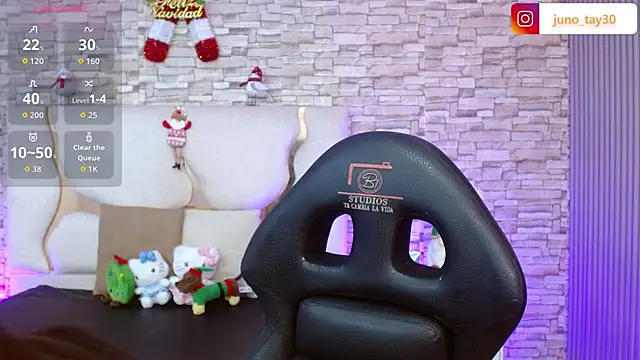 juno tay online show from November 30, 2025, 11:44 am