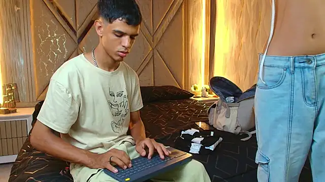 Hotcouple 222 online show from November 23, 2025, 7:40 am