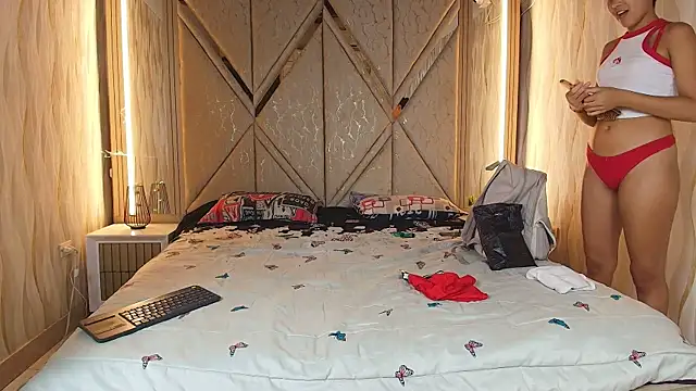 Hotcouple 222 online show from April 14, 2026, 5:29 pm