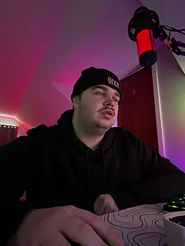 Snapshot of Bigboyballen chatting on February 13, 2026, 9:15 pm Bigboyballen online show from February 13, 2026, 9:15 pm