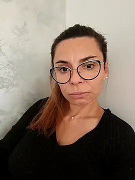 Victoria Vergara online show from September 27, 2025, 3:29 pm